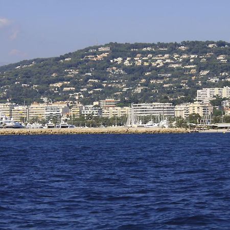 Croisette 81 Hotel Кан Стая снимка